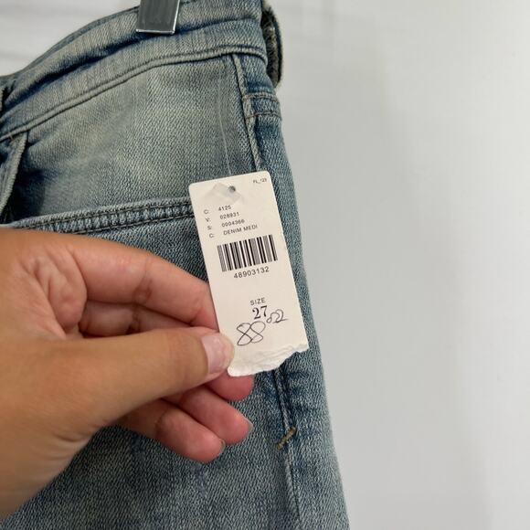 Pilcro Anthropologie Mid-Rise Slim Boyfriend Denim Shorts NWT - Picture 3 of 7